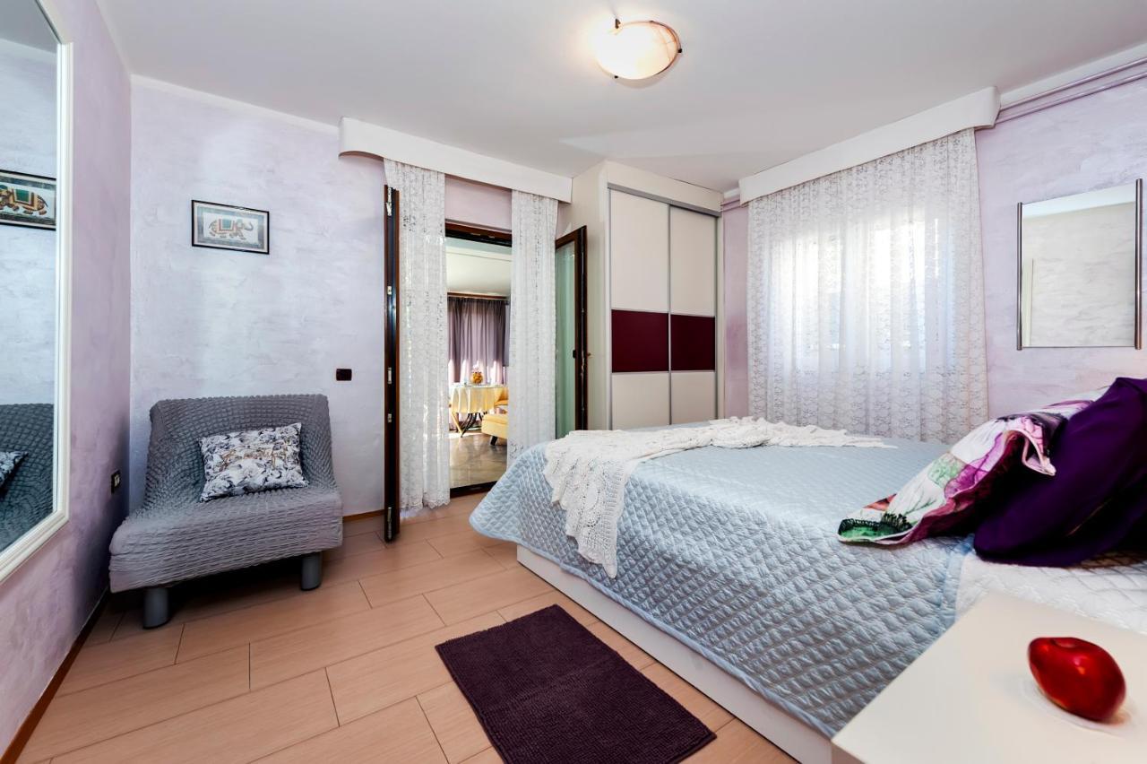 Apartments And Rooms Villa Dea Rovinj Exterior foto